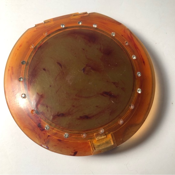 Antique Makeup Compacts - Picture 10 of 13